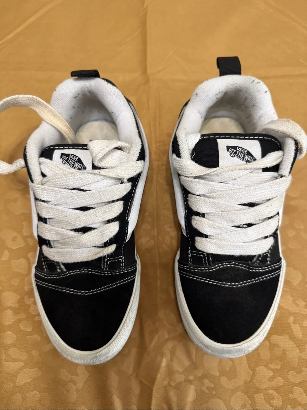 Vans Kids Black & White puffy Classic Skate Shoes size 2.5Y